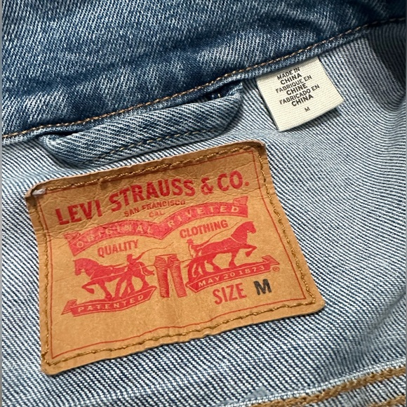Levi’s Trucker Jean Jacket Light Wash Denim Mens Size Medium - Picture 3 of 3
